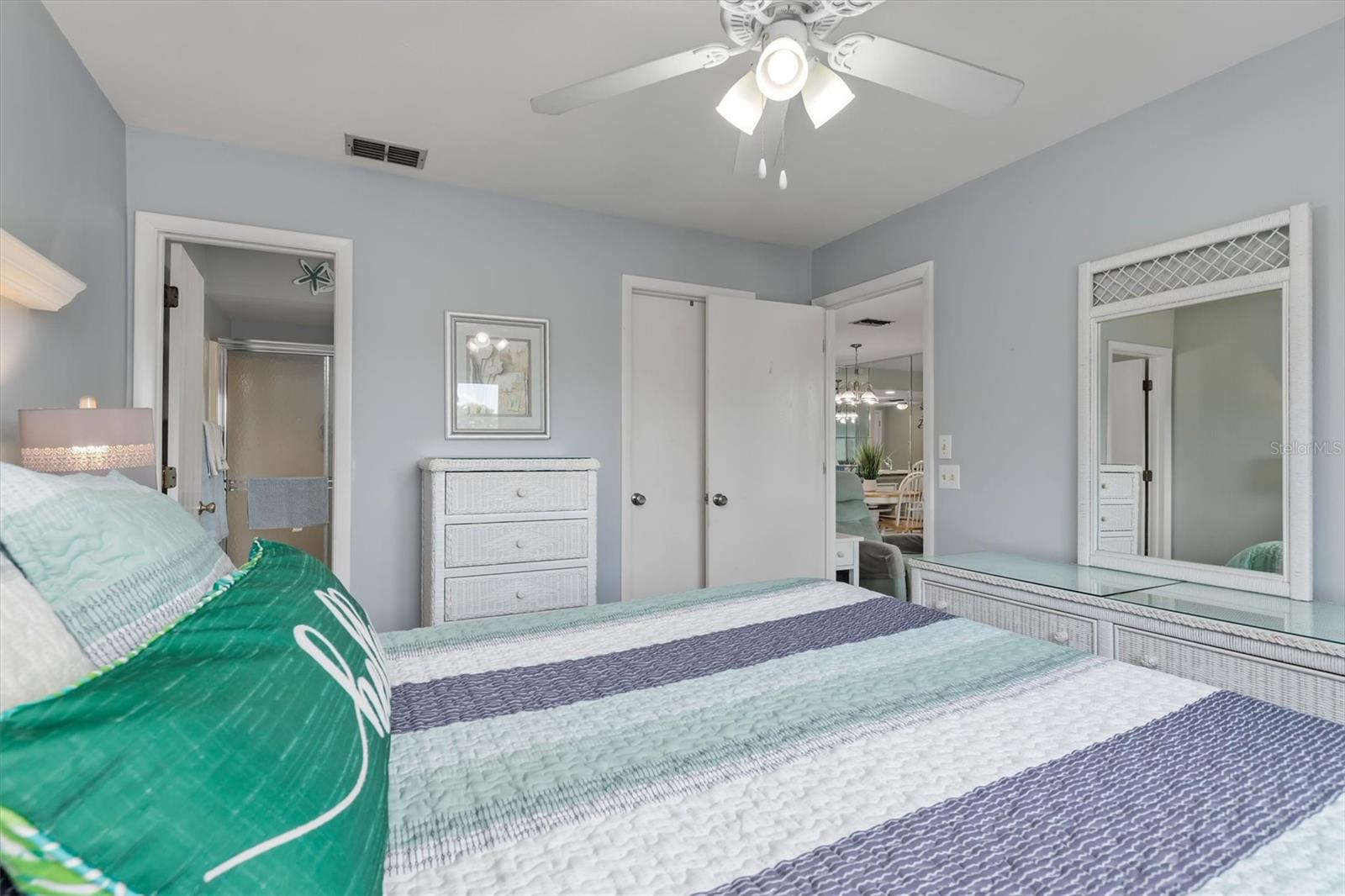 Image 19 of 47 For 25275 Rampart Boulevard 1504