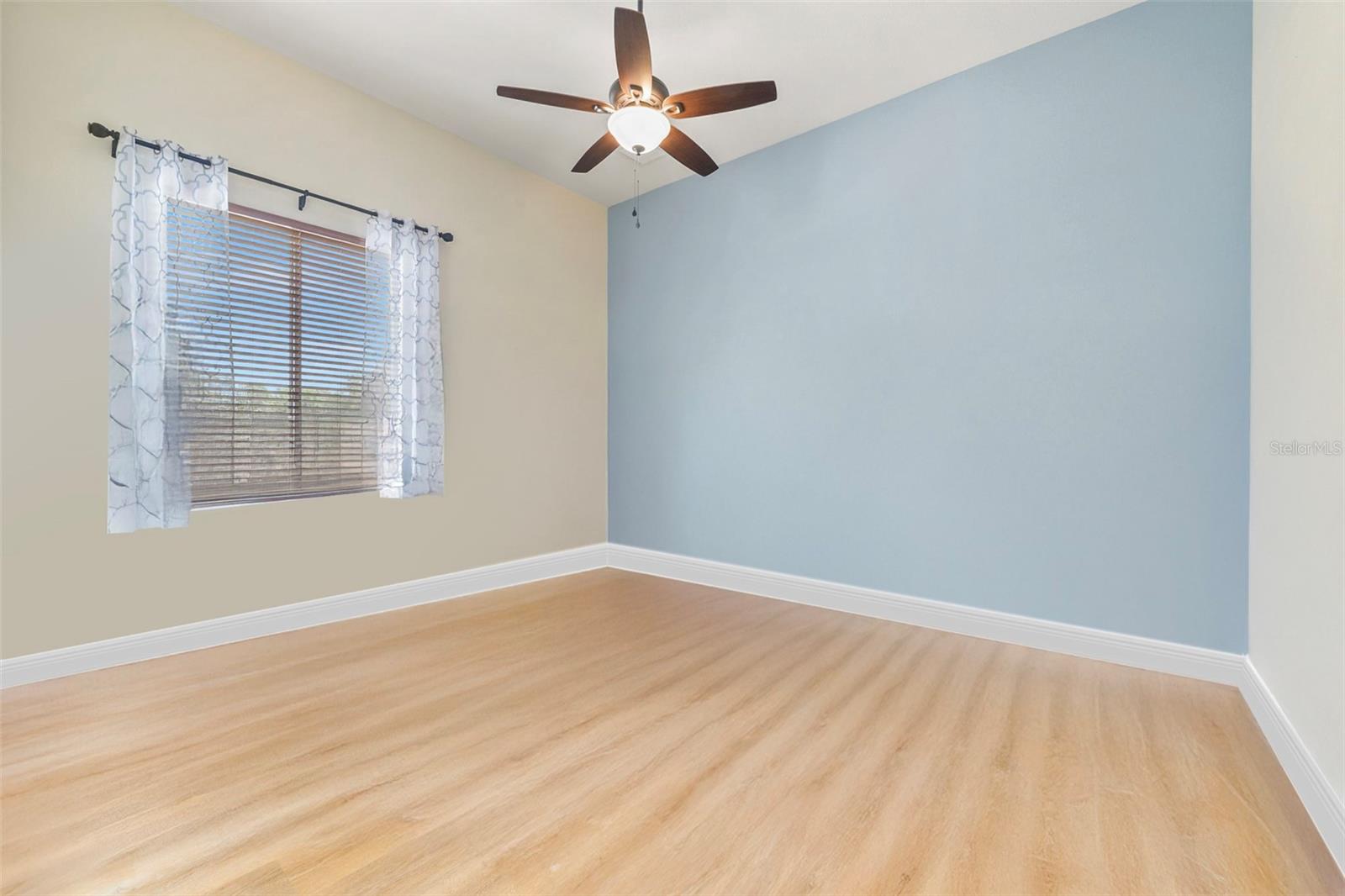 Image 30 of 49 For 1582 28th Avenue