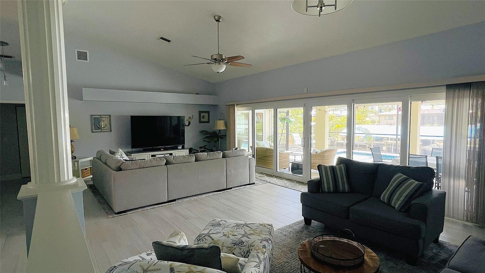 Image 14 of 99 For 2399 Bendway Drive