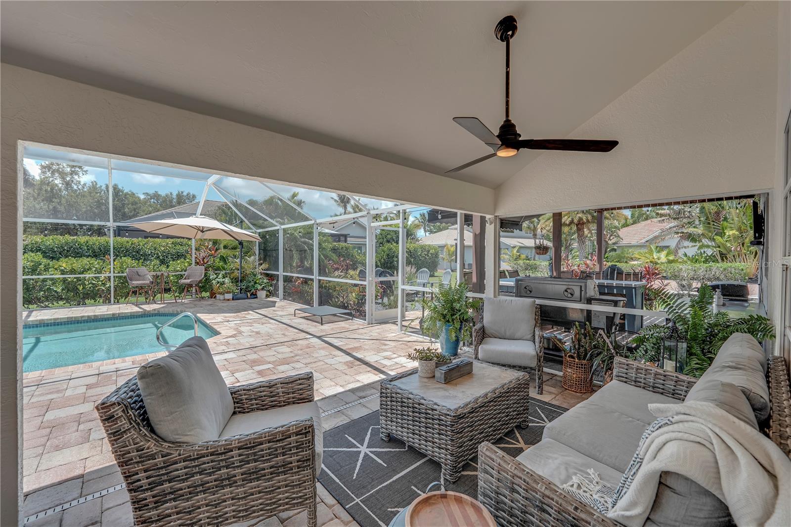 Image 9 of 53 For 22 Carrotwood Court