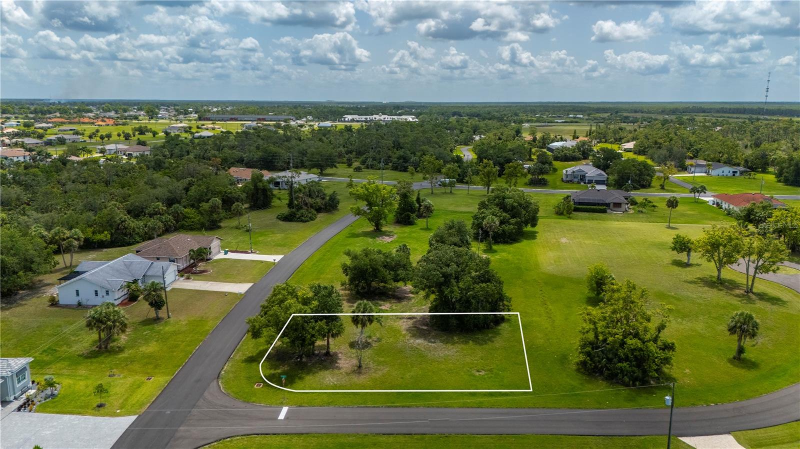 Image 3 of 11 For 16842 Acapulco Road