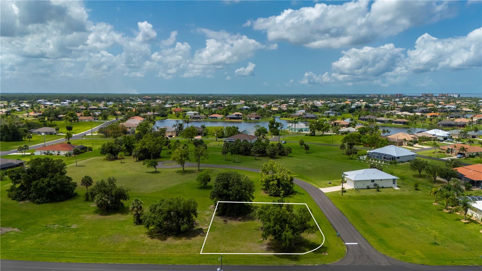 Image 5 of 11 For 16842 Acapulco Road