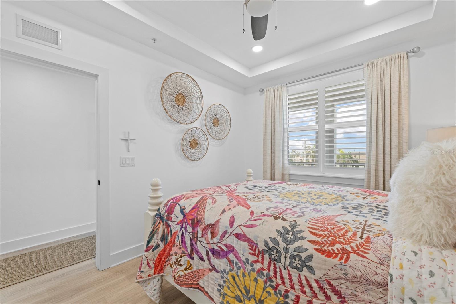 Image 18 of 63 For 1425 Park Beach Circle 1310