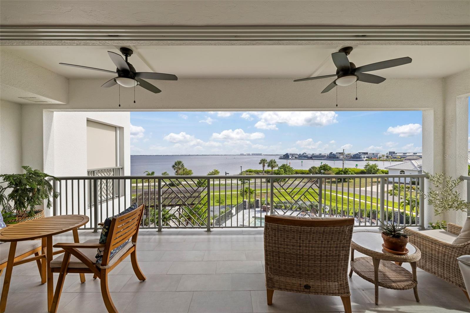 Image 33 of 63 For 1425 Park Beach Circle 1310