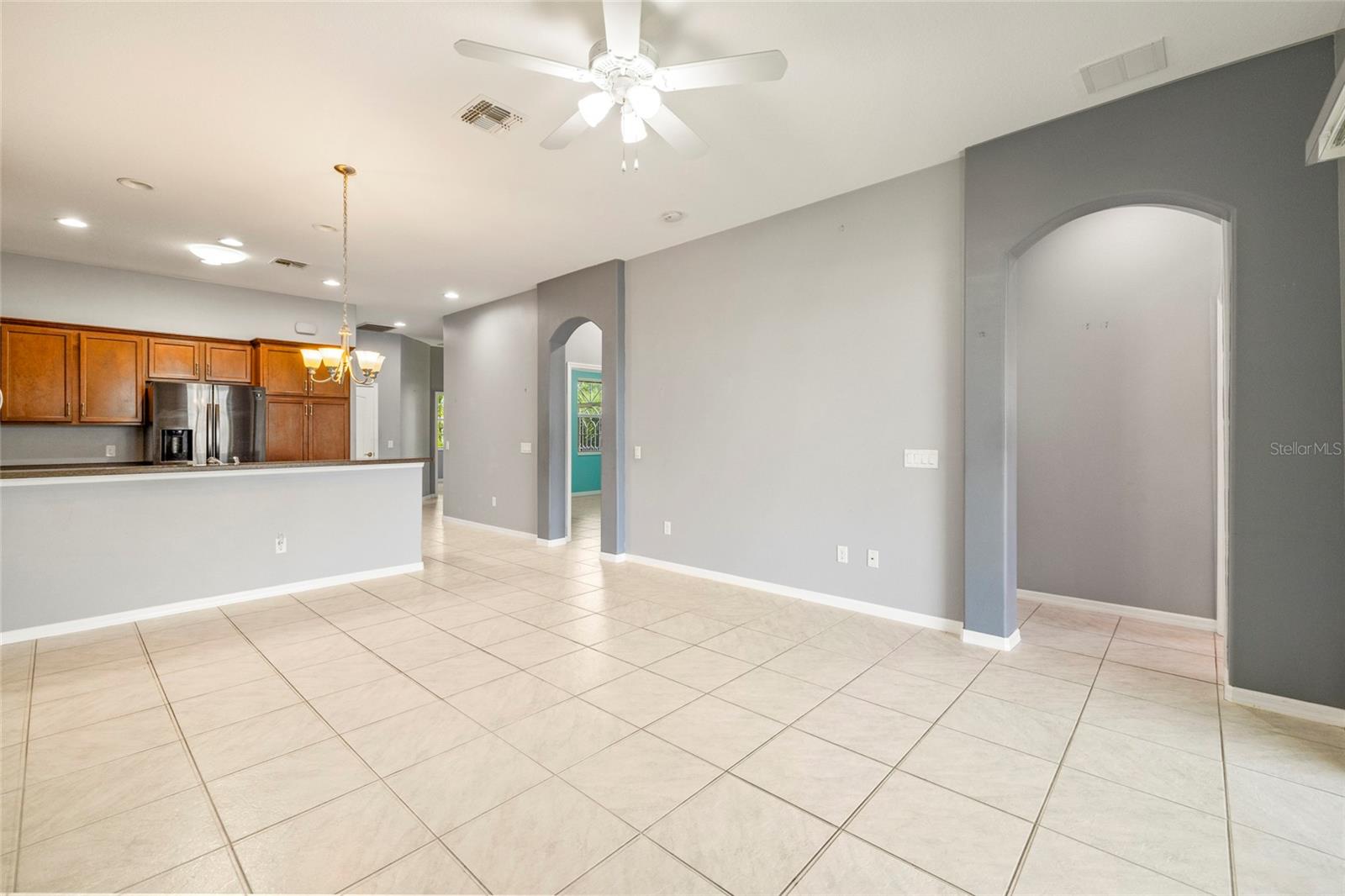 Image 11 of 35 For 24016 Buckingham Way
