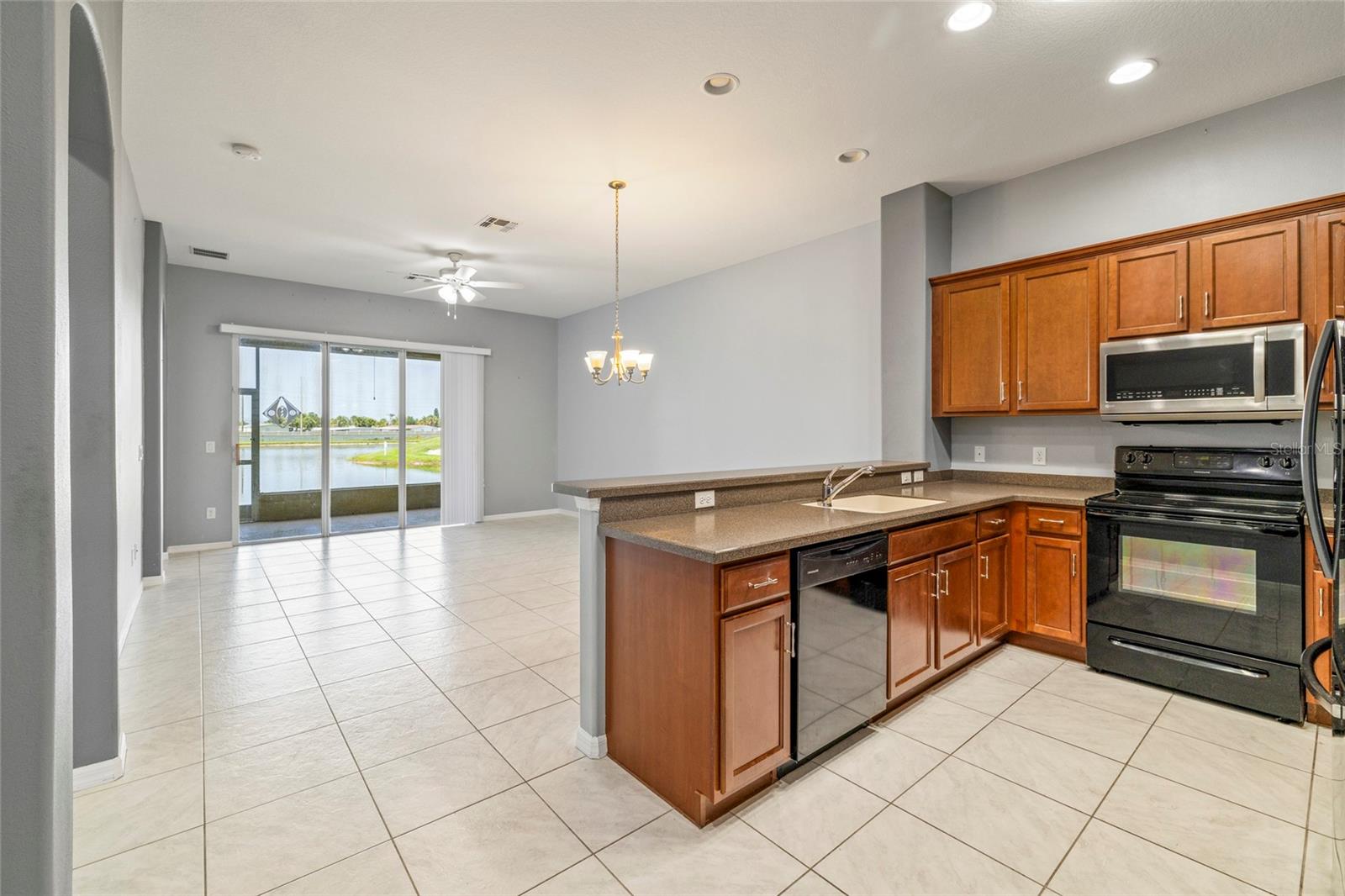 Image 13 of 35 For 24016 Buckingham Way