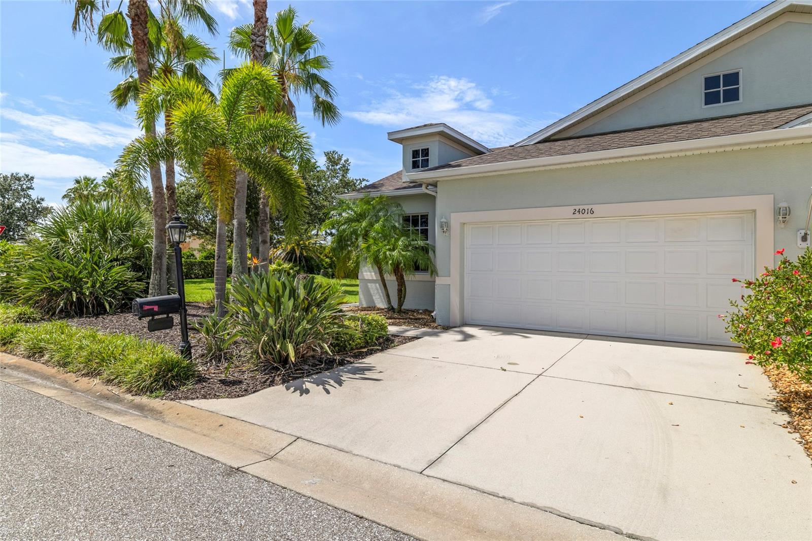Image 2 of 35 For 24016 Buckingham Way