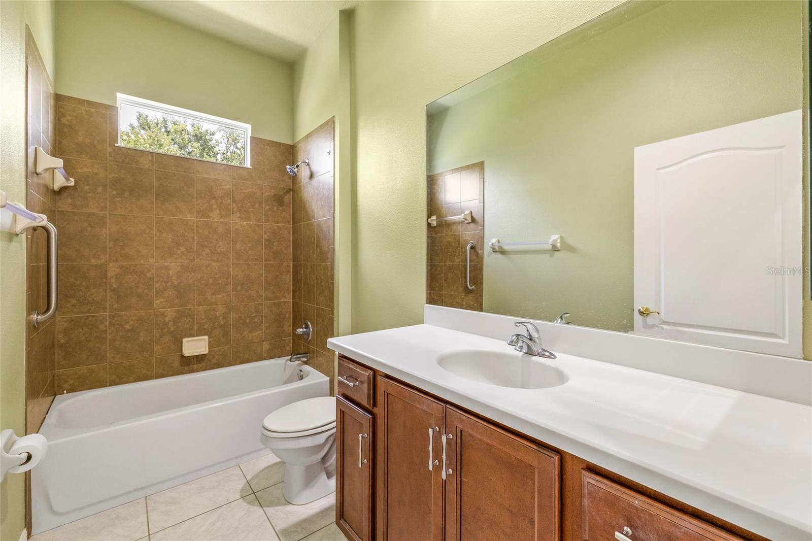 Image 24 of 35 For 24016 Buckingham Way