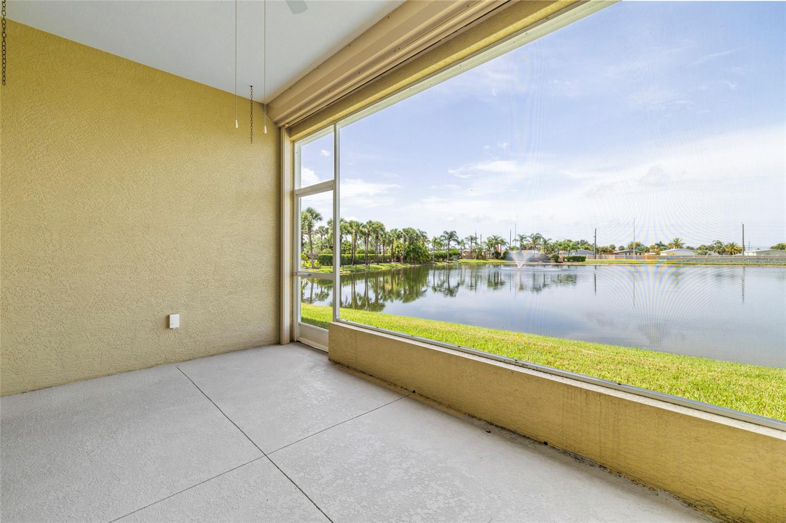 Image 31 of 35 For 24016 Buckingham Way