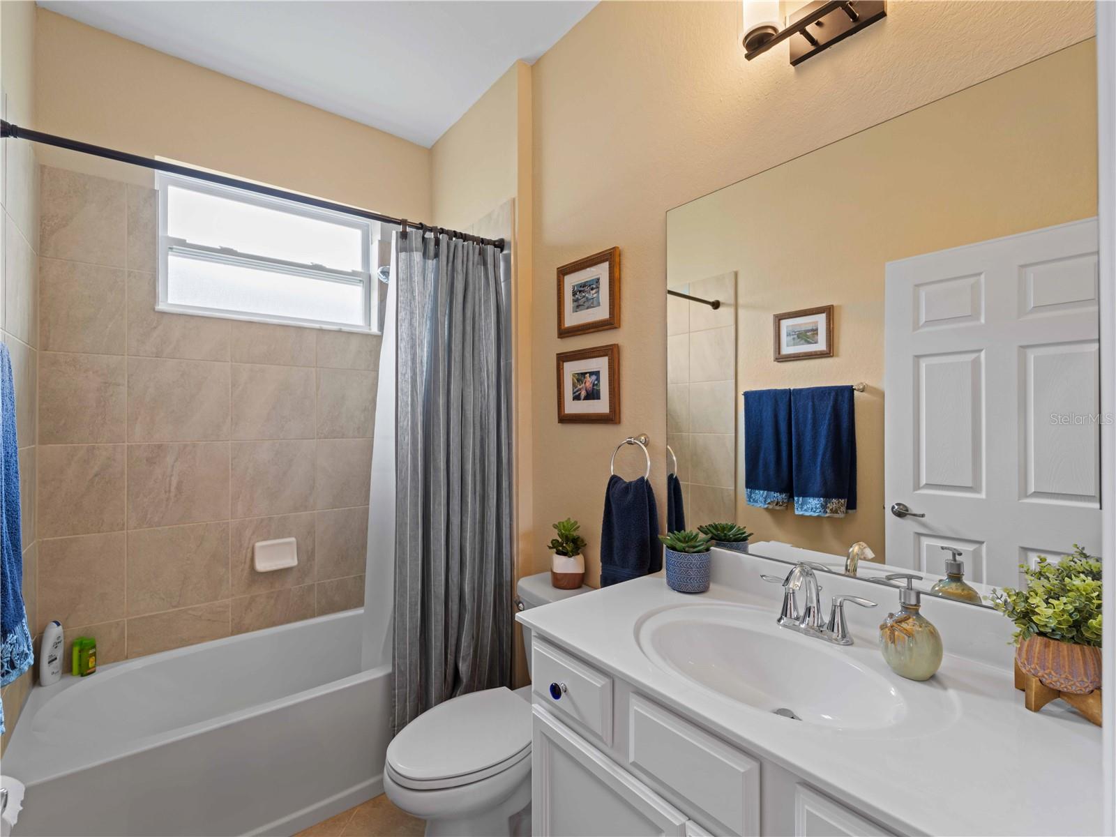 Image 17 of 50 For 17857 Woodland Court