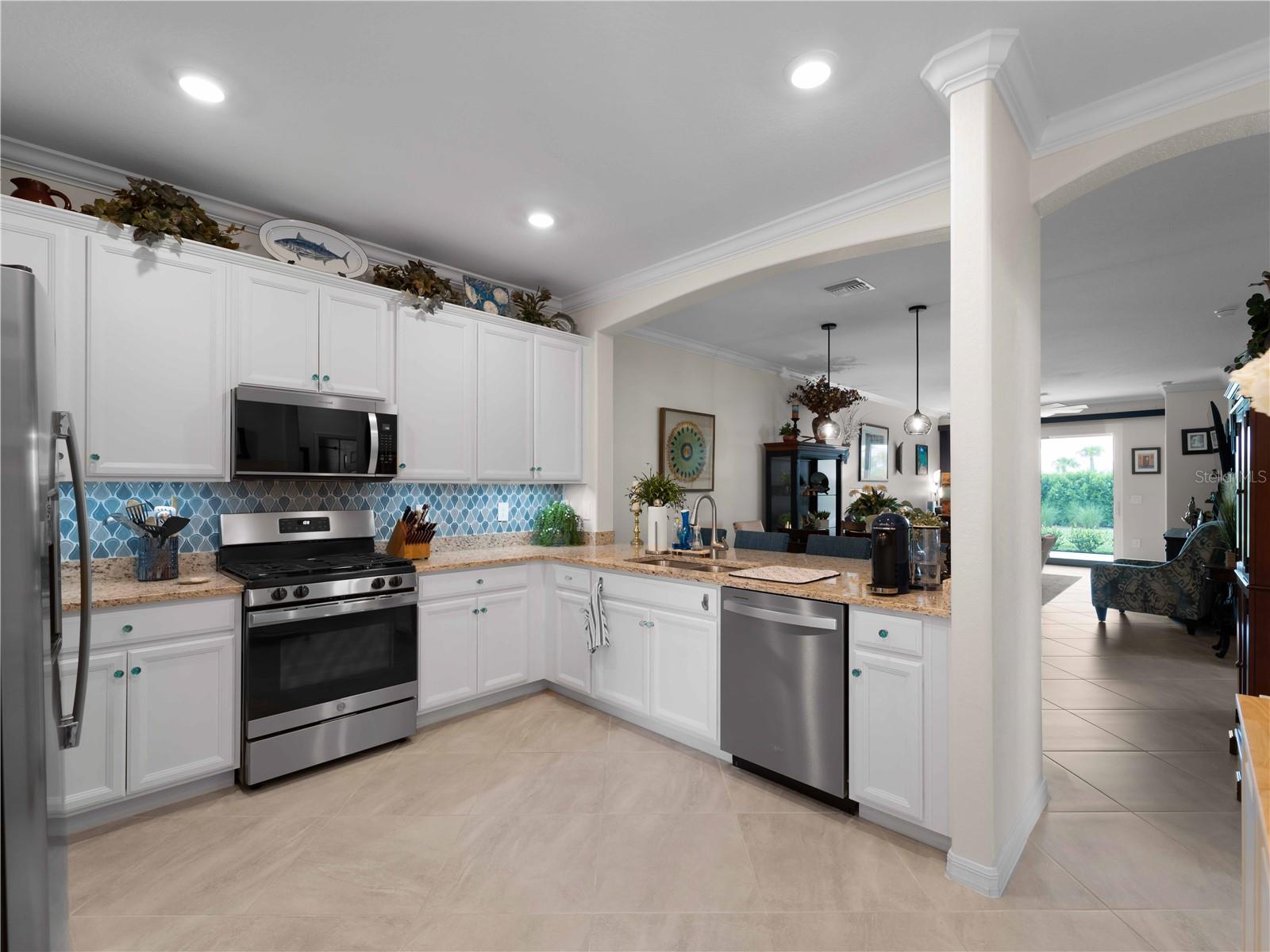 Image 3 of 50 For 17857 Woodland Court