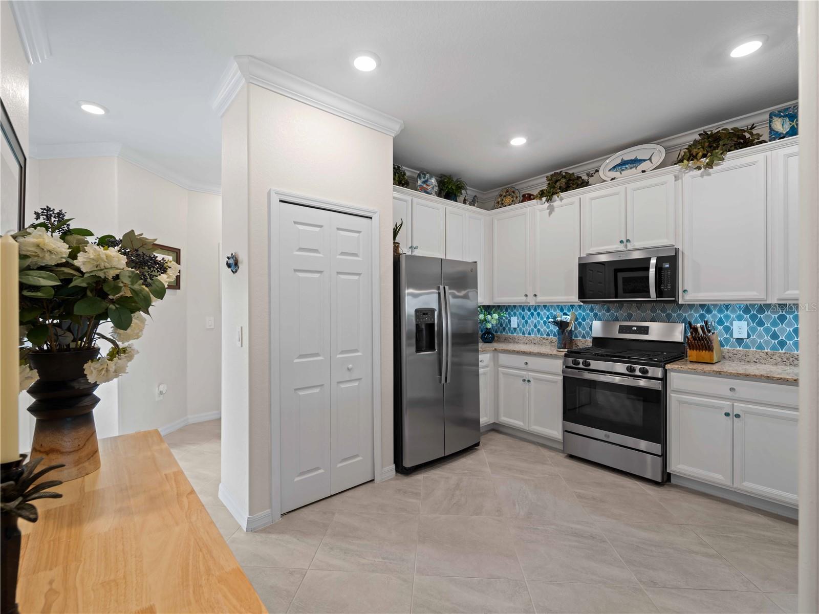 Image 5 of 50 For 17857 Woodland Court
