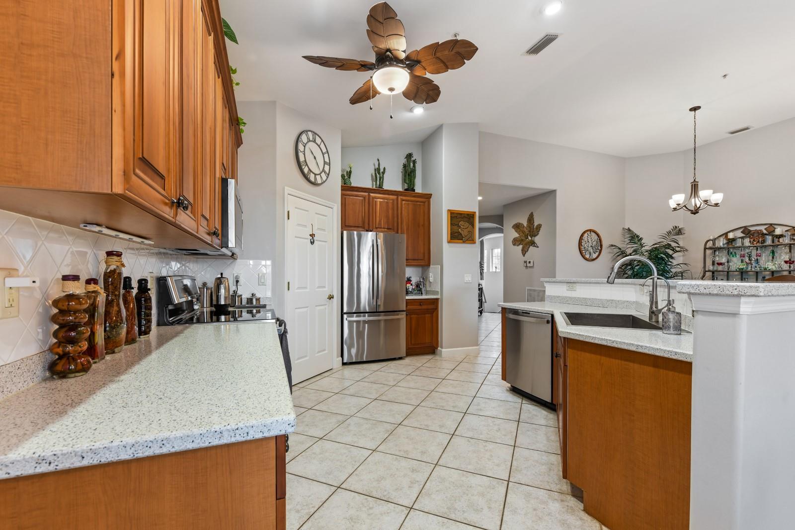 Image 11 of 61 For 3328 Sunset Key Circle D