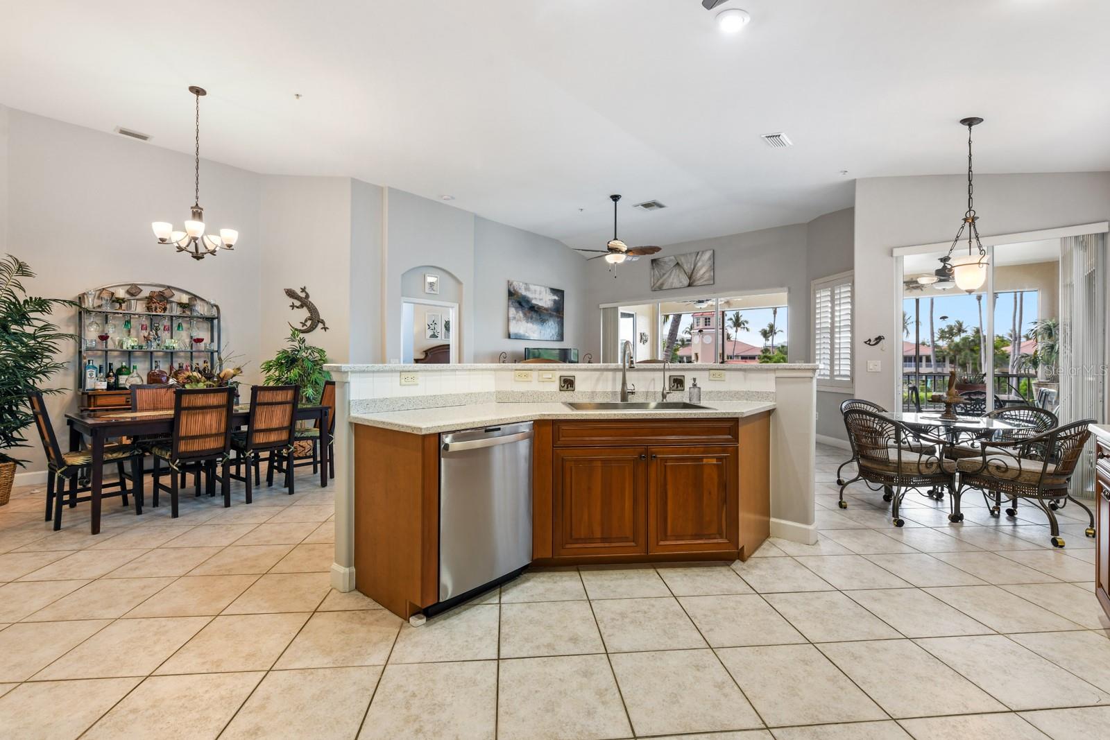 Image 13 of 61 For 3328 Sunset Key Circle D