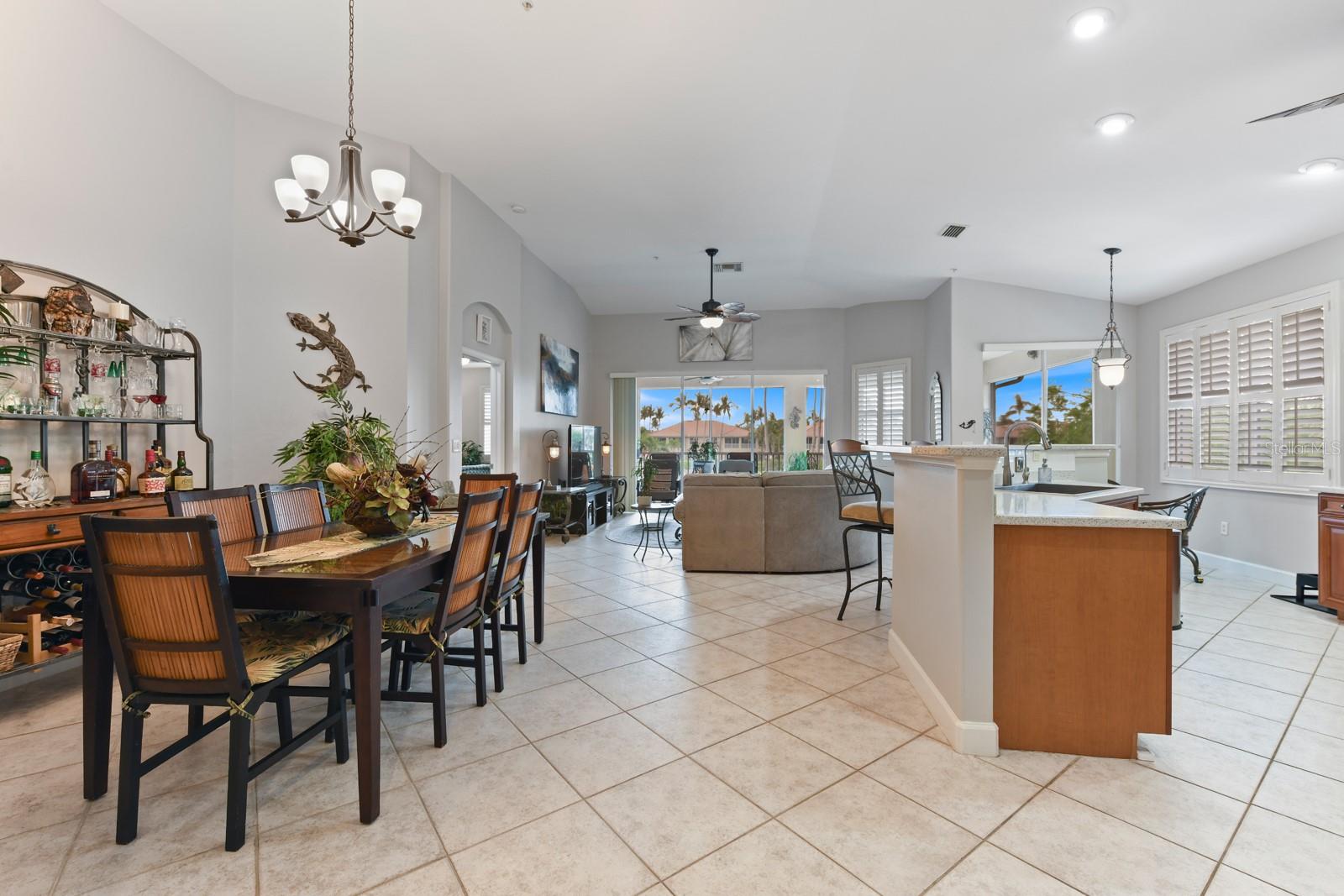 Image 8 of 61 For 3328 Sunset Key Circle D