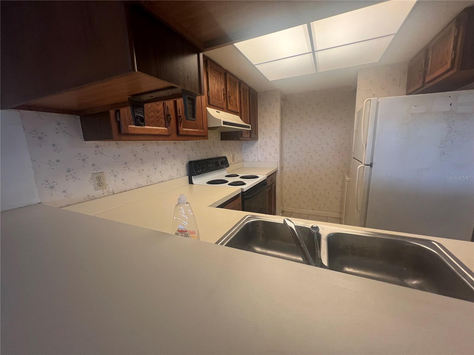 Image 4 of 8 For 25188 Marion Avenue F202