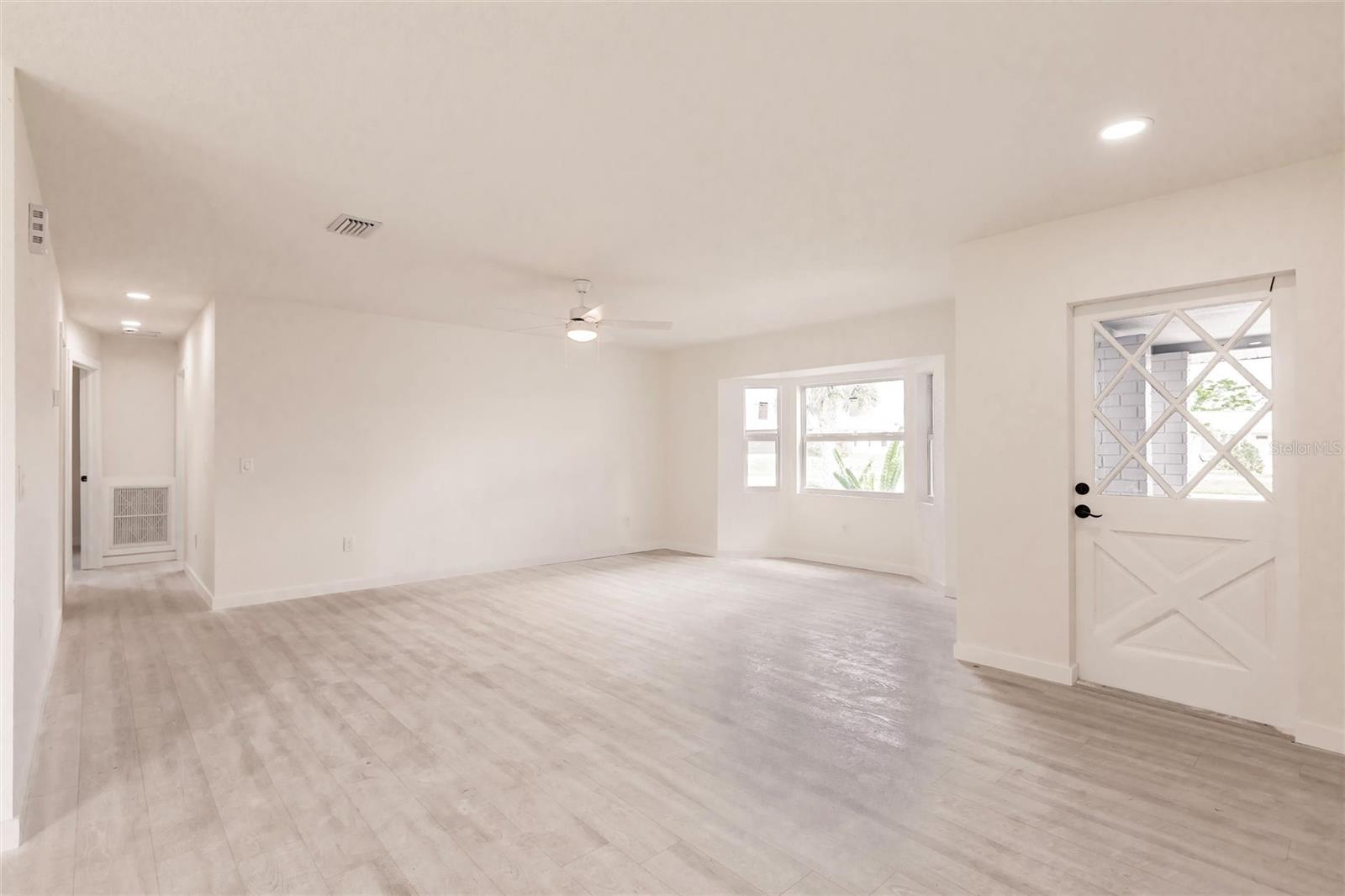 Image 4 of 38 For 37 Oakland Hills Court