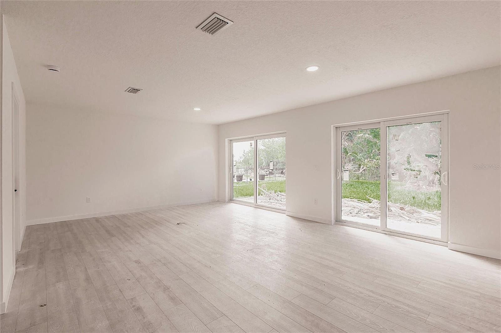 Image 8 of 38 For 37 Oakland Hills Court