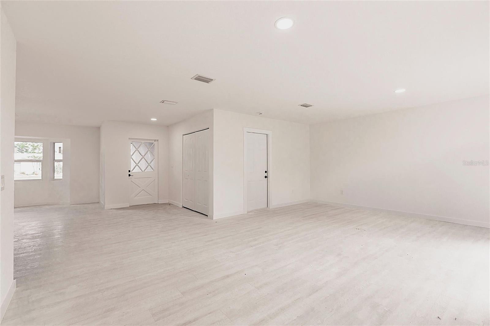 Image 9 of 38 For 37 Oakland Hills Court