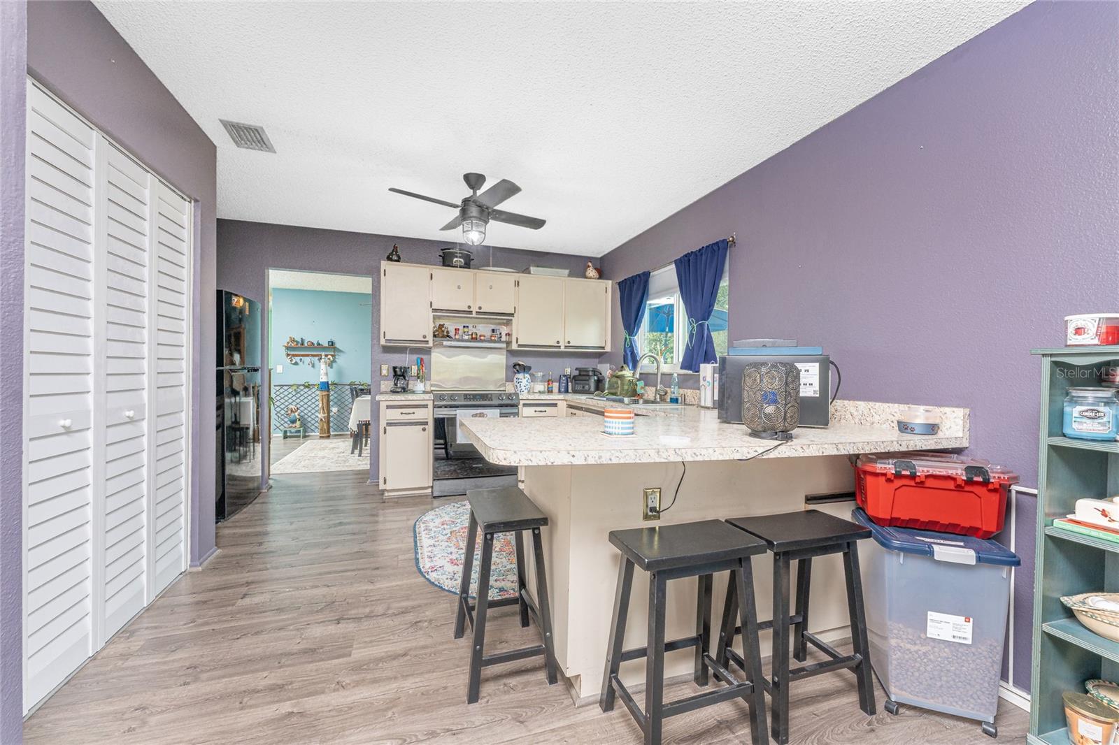 Image 11 of 57 For 4583 Salford Boulevard