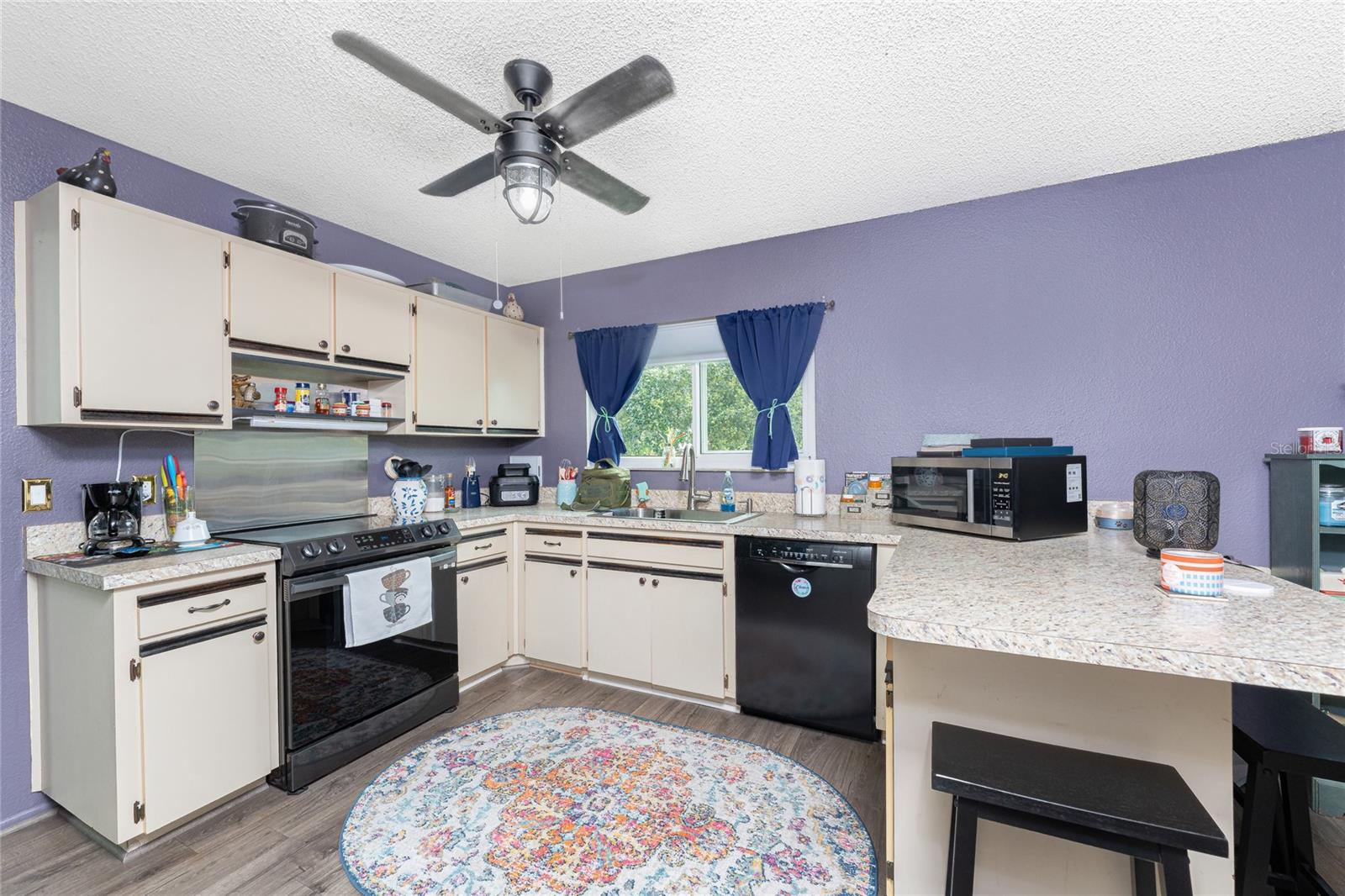 Image 13 of 57 For 4583 Salford Boulevard