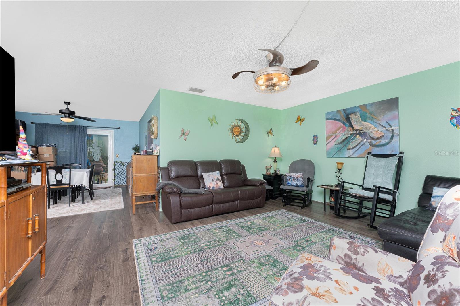 Image 22 of 57 For 4583 Salford Boulevard