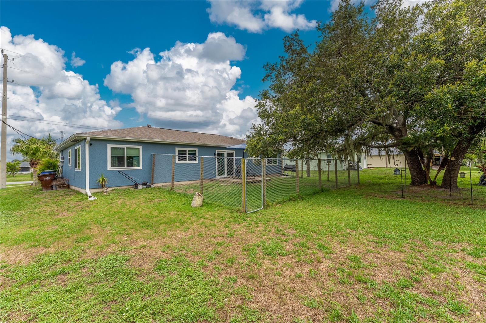 Image 37 of 57 For 4583 Salford Boulevard