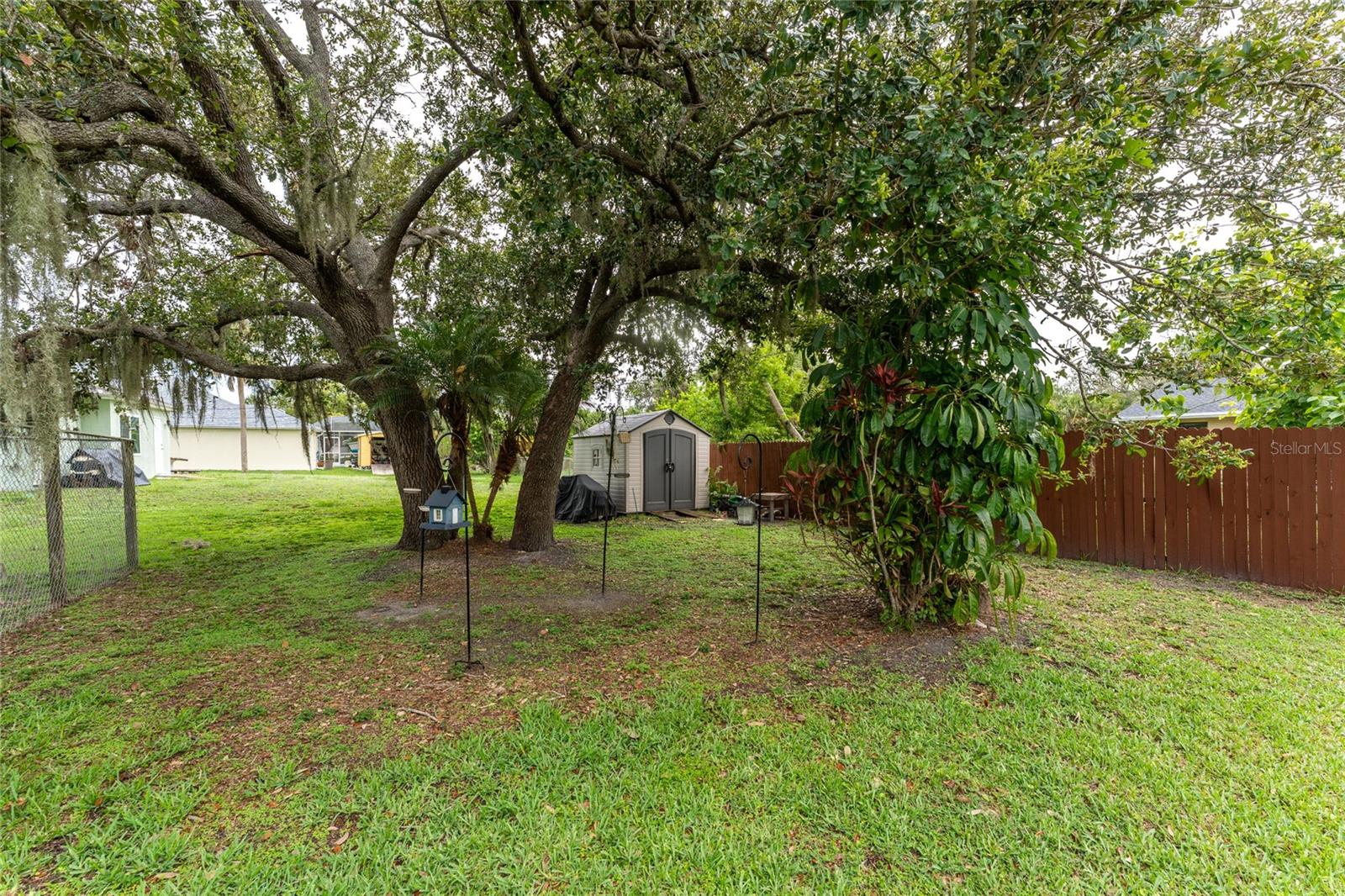 Image 38 of 57 For 4583 Salford Boulevard