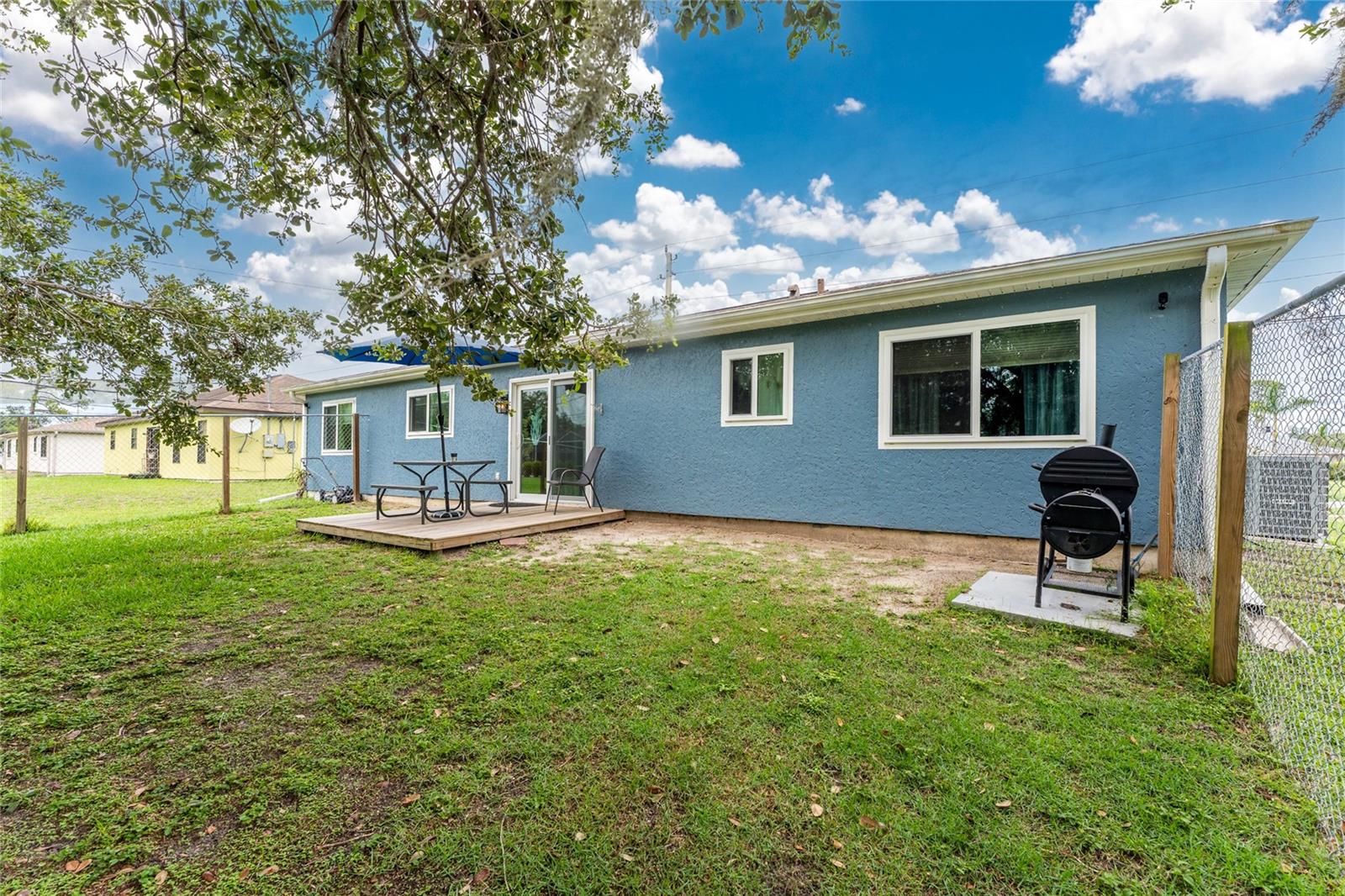 Image 43 of 57 For 4583 Salford Boulevard