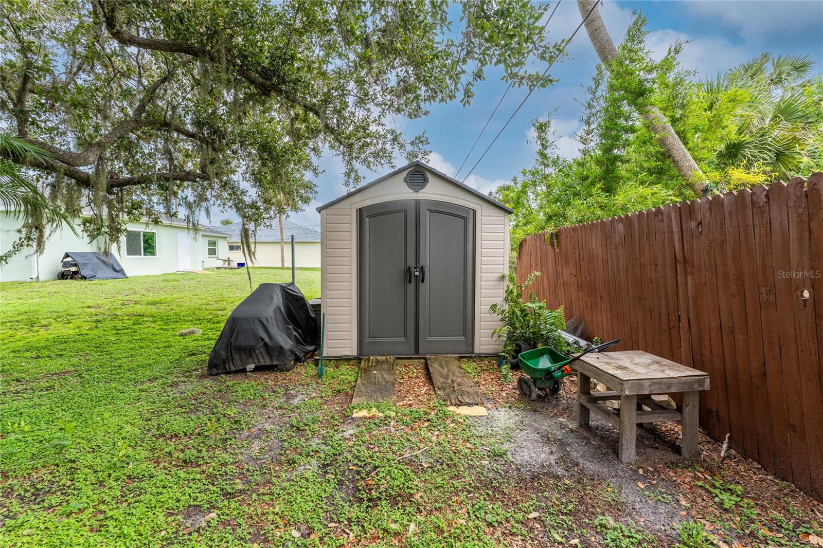 Image 45 of 57 For 4583 Salford Boulevard