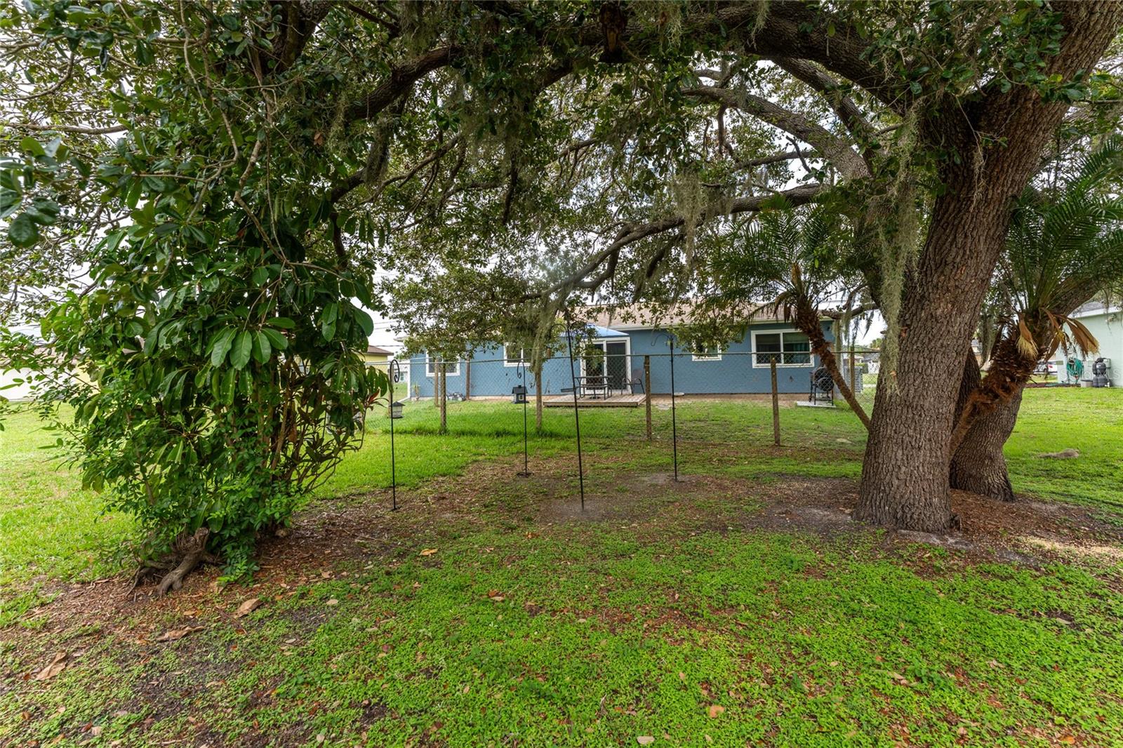 Image 46 of 57 For 4583 Salford Boulevard
