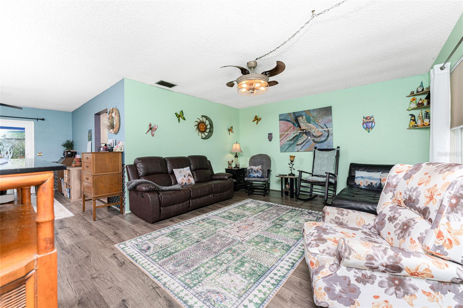 Image 5 of 57 For 4583 Salford Boulevard