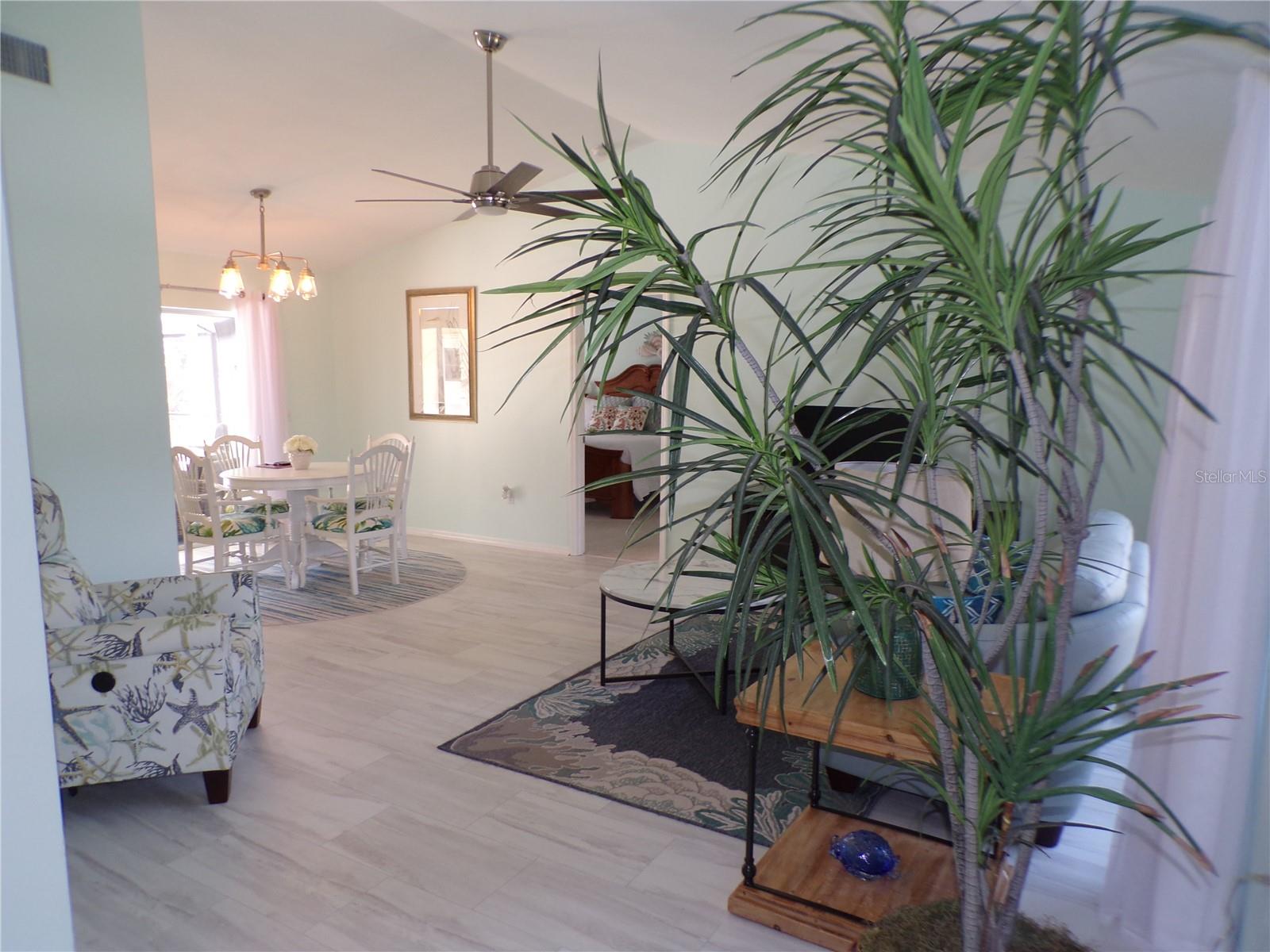 Image 3 of 57 For 15624 Hennipen Circle