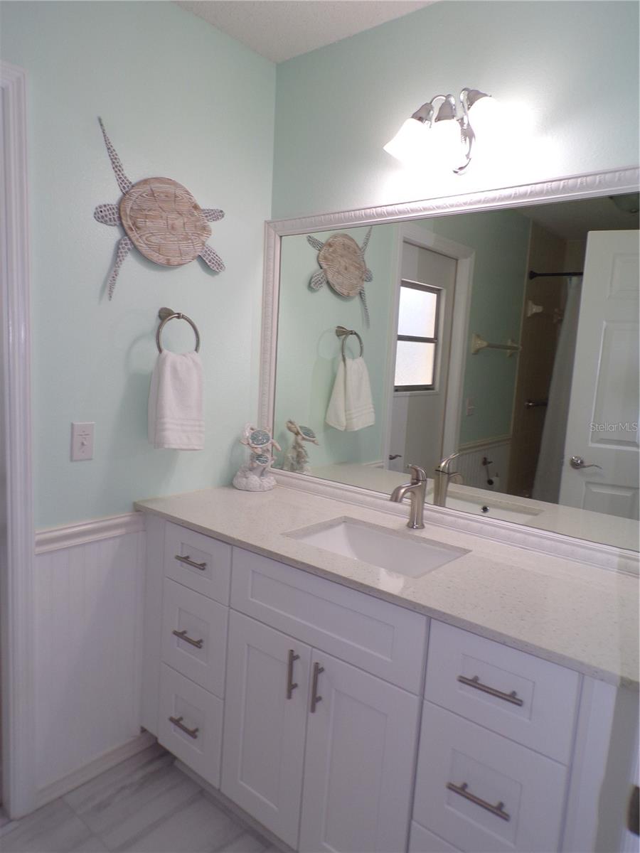 Image 38 of 57 For 15624 Hennipen Circle