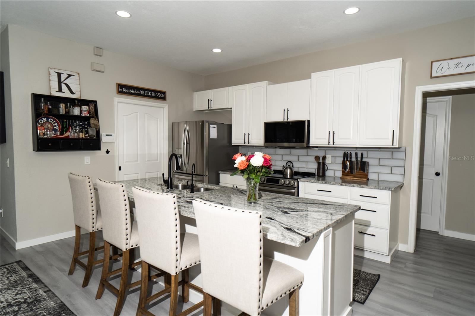 Image 6 of 19 For 6794 Loffreda Avenue