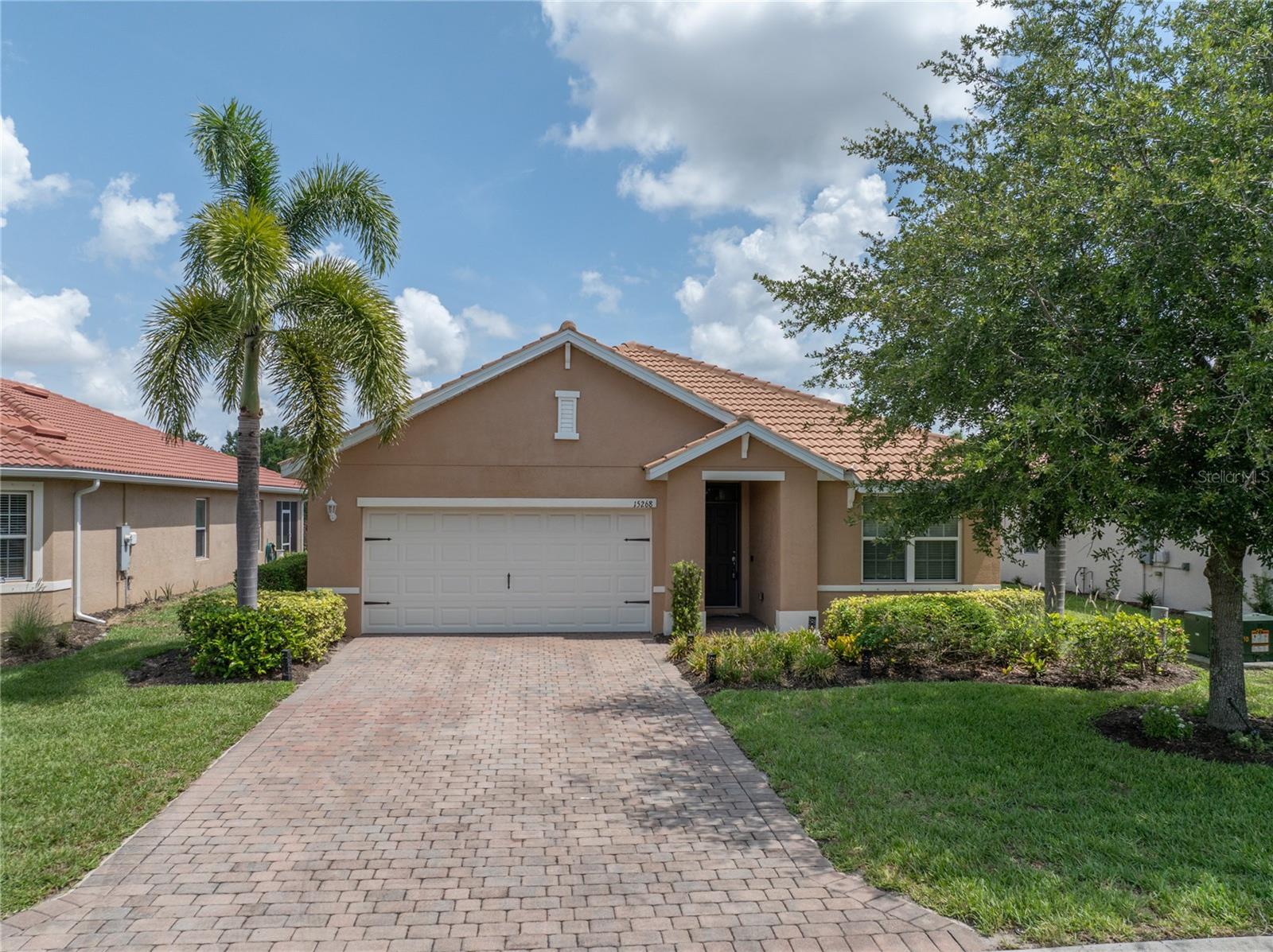 Image 13 of 48 For 15268 Yellow Wood Drive