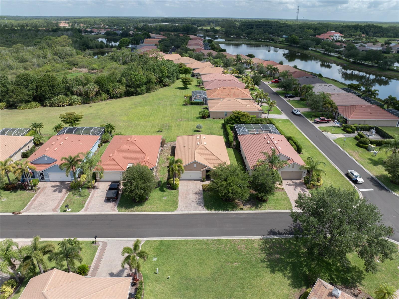 Image 4 of 48 For 15268 Yellow Wood Drive