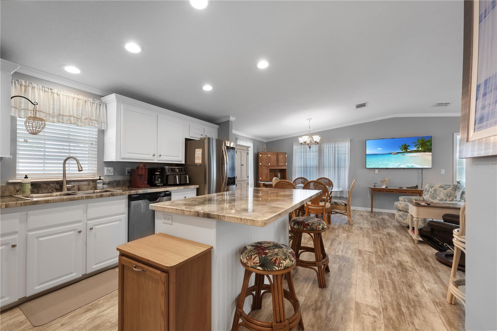 Image 6 of 92 For 2100 Kings Highway 69