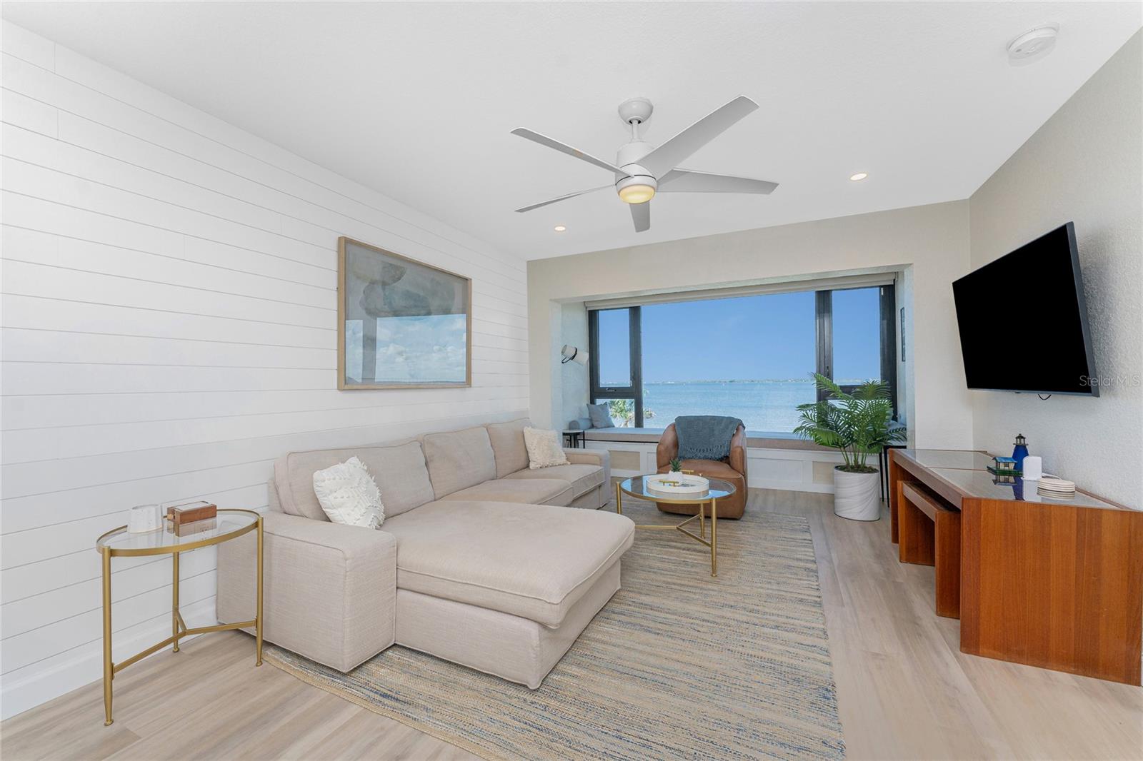 Image 4 of 76 For 1500 Park Beach Circle 3d