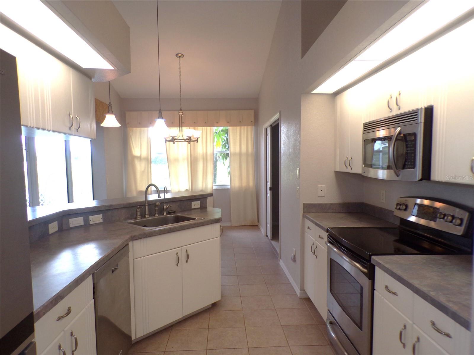 Image 2 of 43 For 2732 Royal Palm Drive