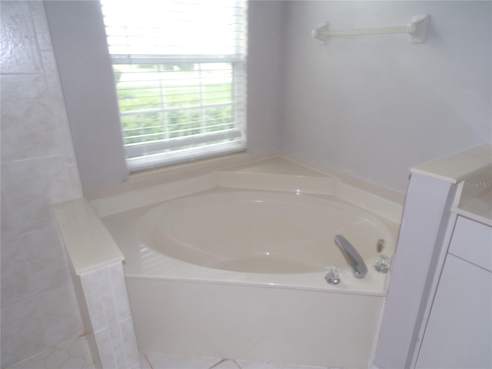 Image 23 of 43 For 2732 Royal Palm Drive