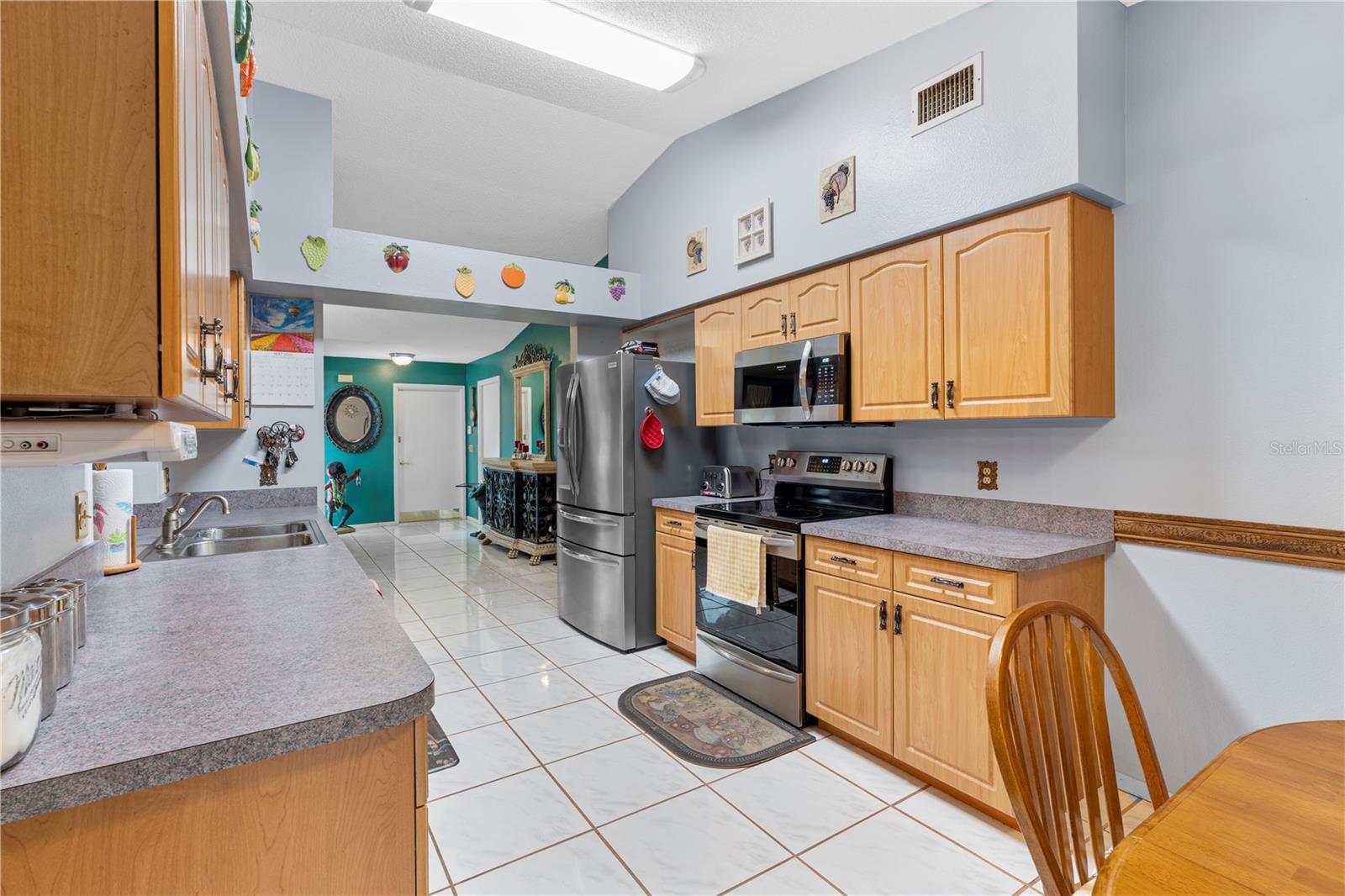 Image 13 of 37 For 1041 Salford Boulevard