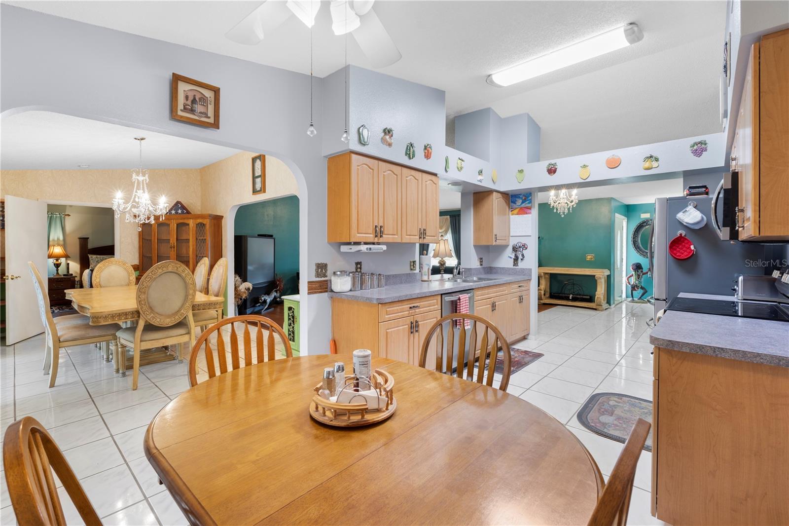 Image 15 of 37 For 1041 Salford Boulevard