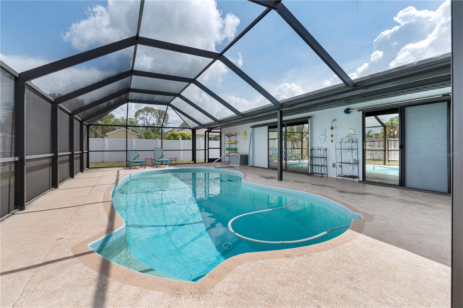 Image 2 of 37 For 1041 Salford Boulevard