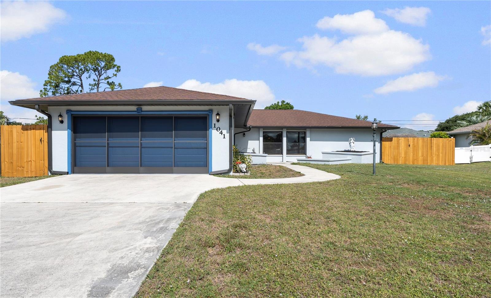 Image 4 of 37 For 1041 Salford Boulevard