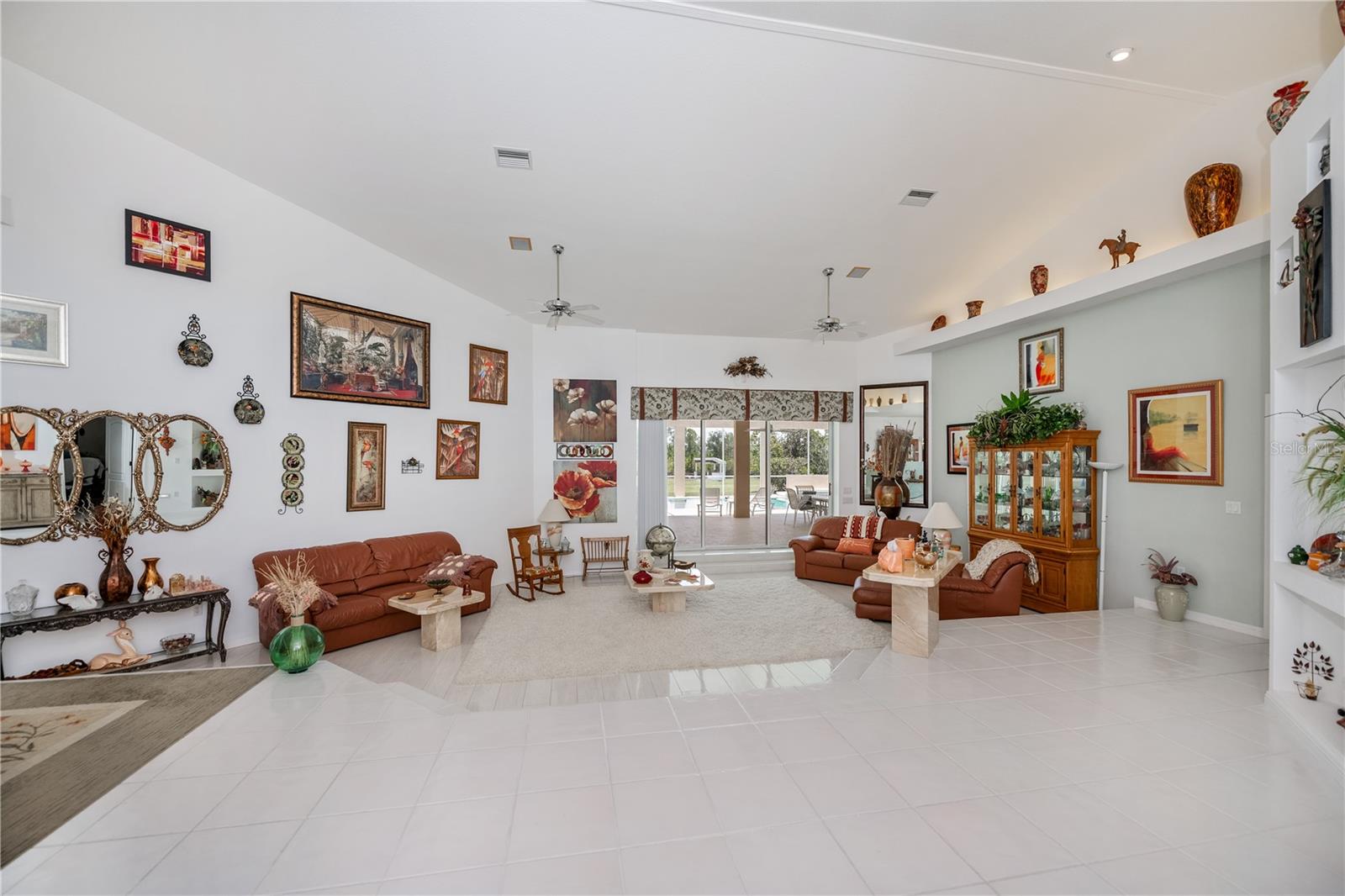 Image 16 of 84 For 17400 White Water Court