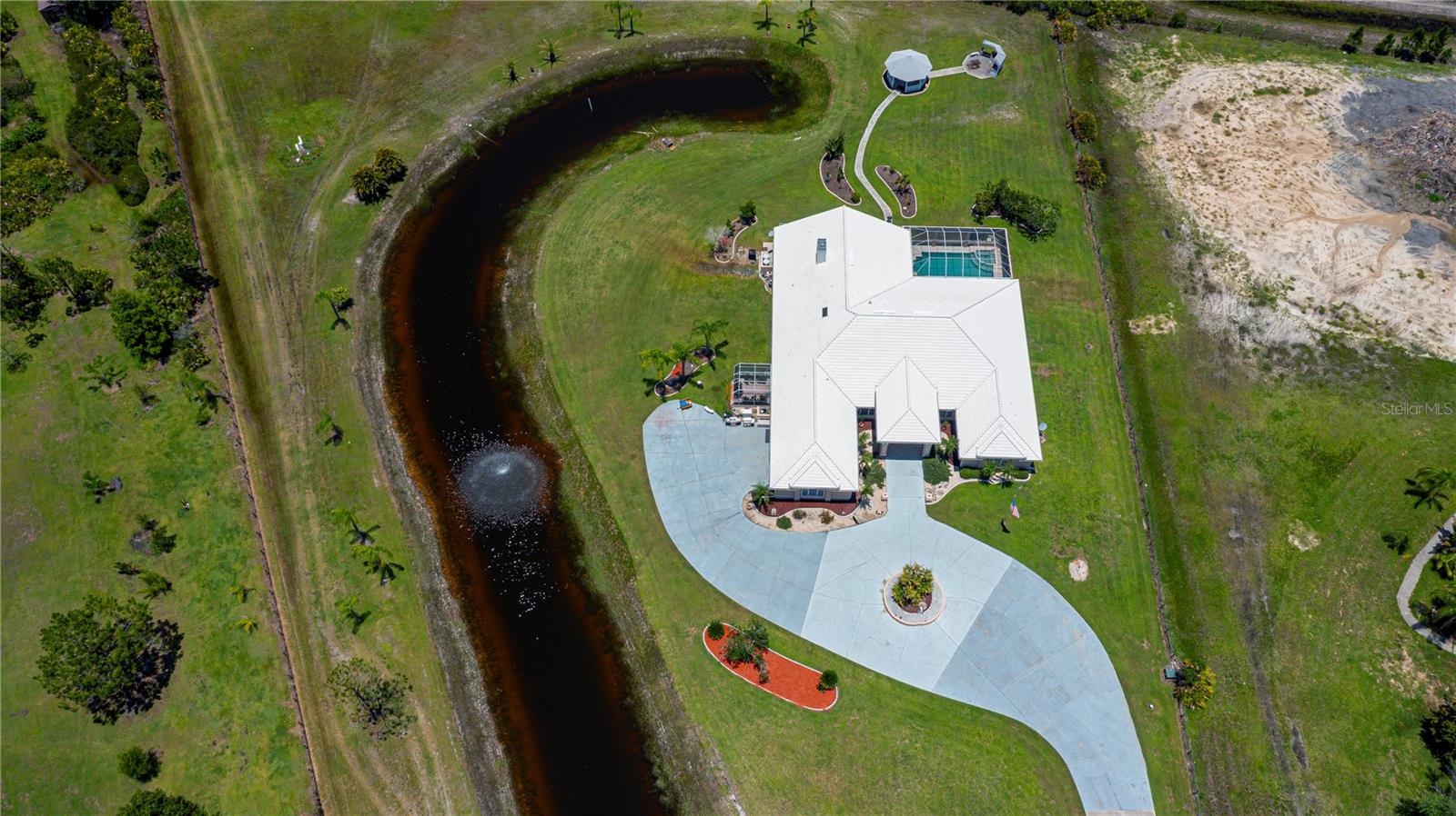 Image 2 of 84 For 17400 White Water Court