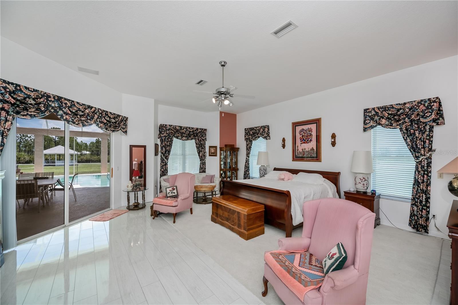 Image 35 of 84 For 17400 White Water Court