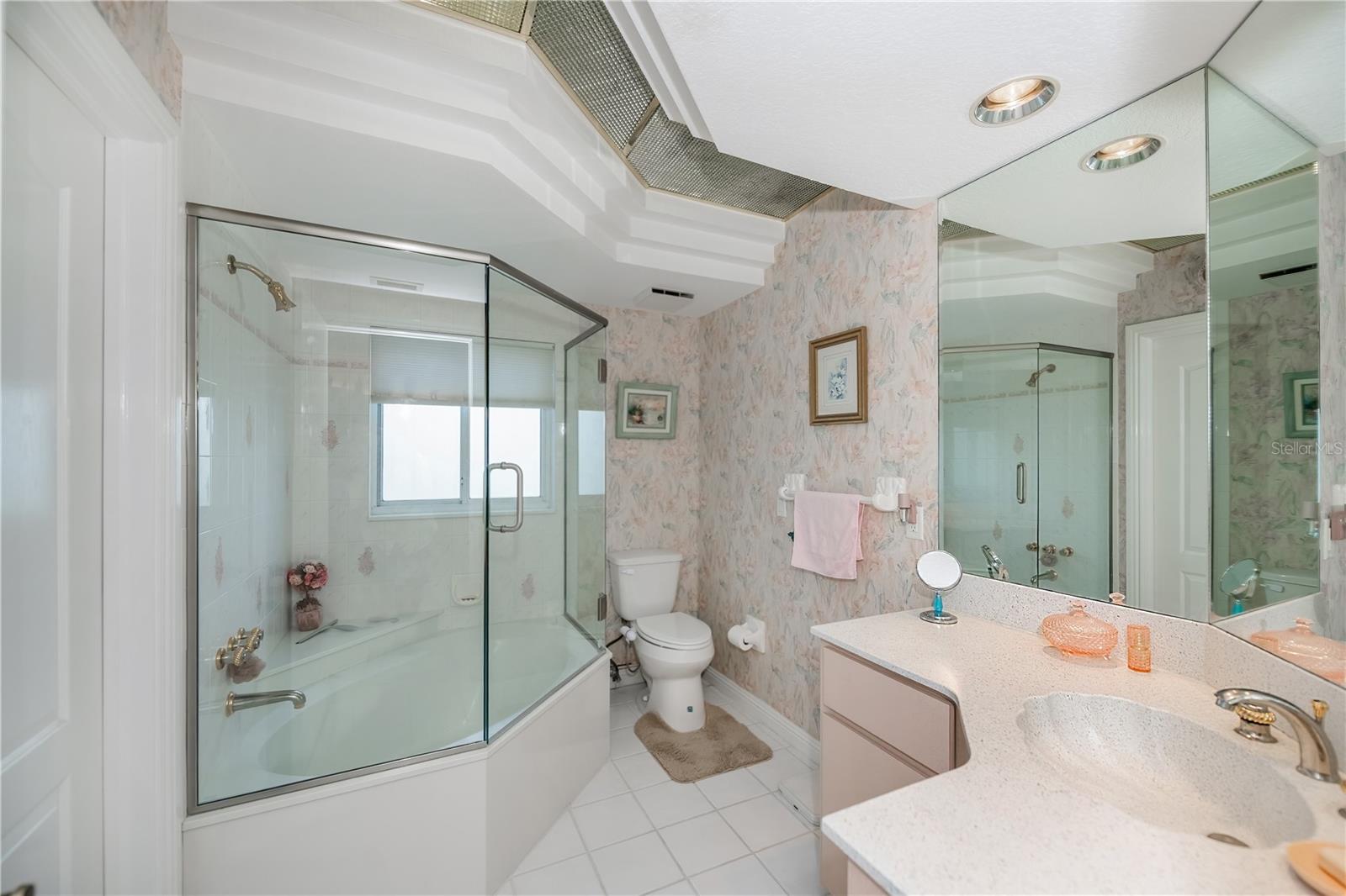 Image 49 of 84 For 17400 White Water Court