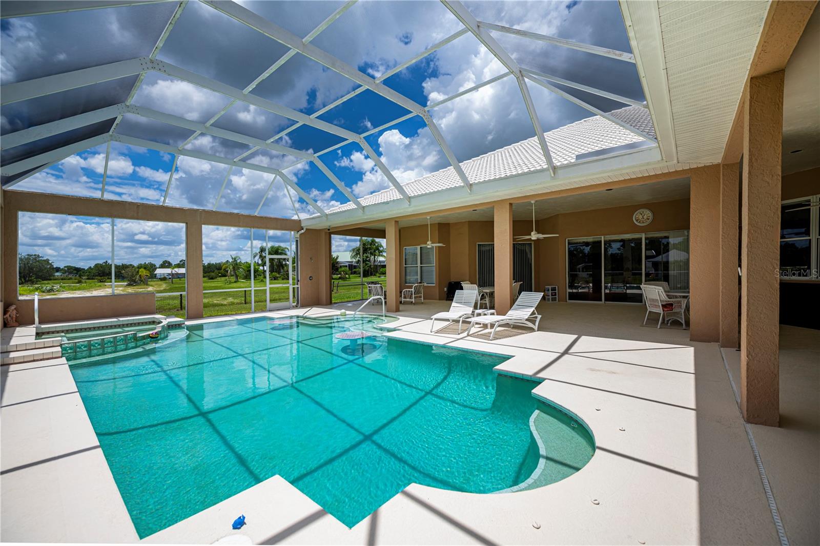 Image 62 of 84 For 17400 White Water Court